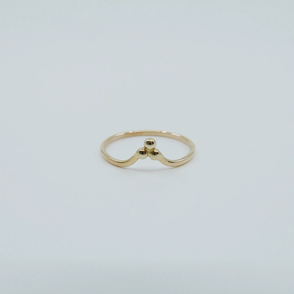 Three dot mini crown ring, three ball arc nesting  ring, Gold stacking ring, beaded hugging ring, gold bead crown ring, Three dot Arc ring