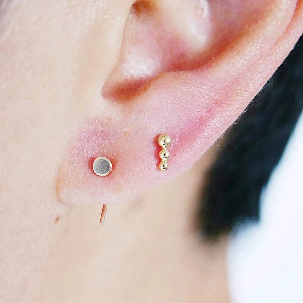 Ellipsis stud earring, ellipses, three dot earring, beaded bar earring, gold three circle earring, minimalist stud, everyday earring