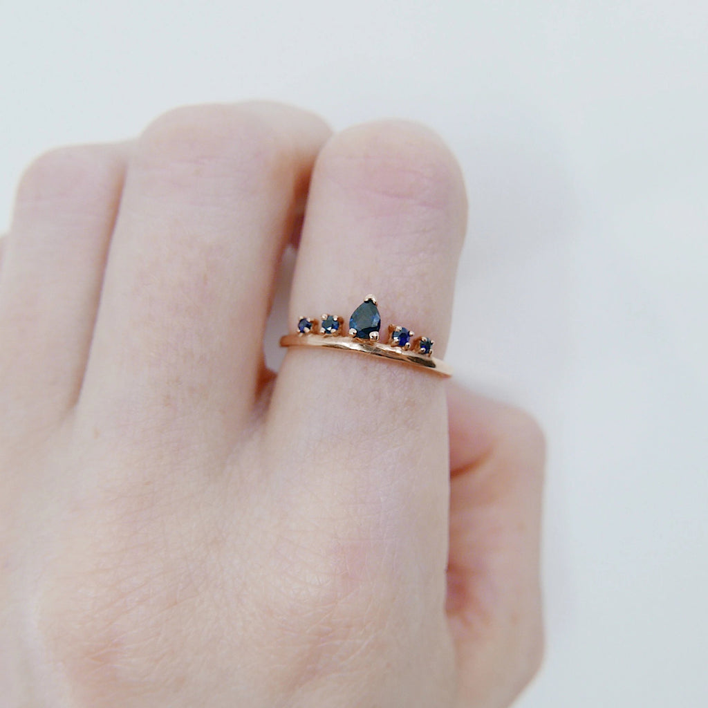 Reine Sapphire Ring, Queen ring, Royal ring, stacking ring, crown ring, princess ring, tiara ring, engagement ring, sapphire ring