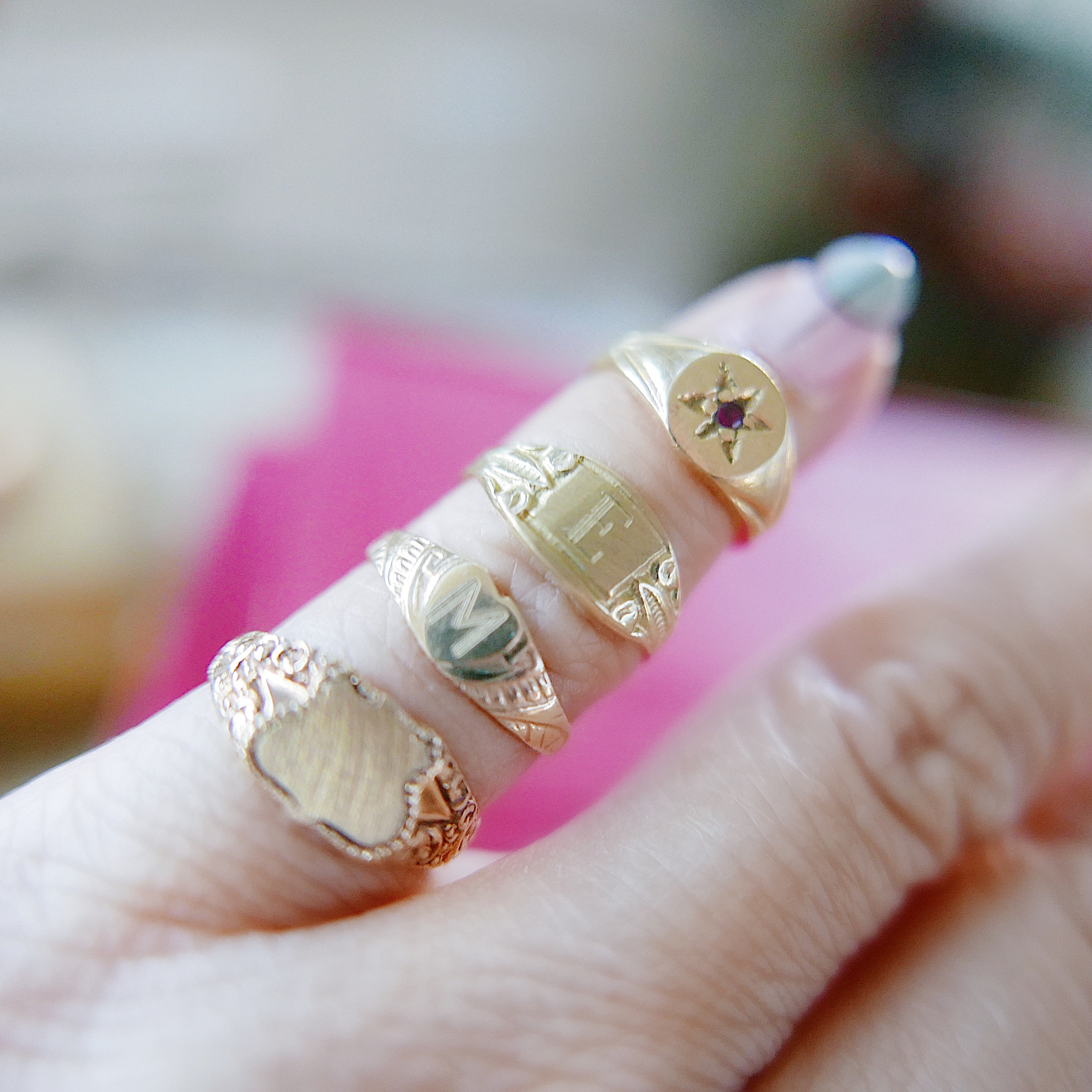 Vintage 14k Victorian Shield shaped signet Ring
