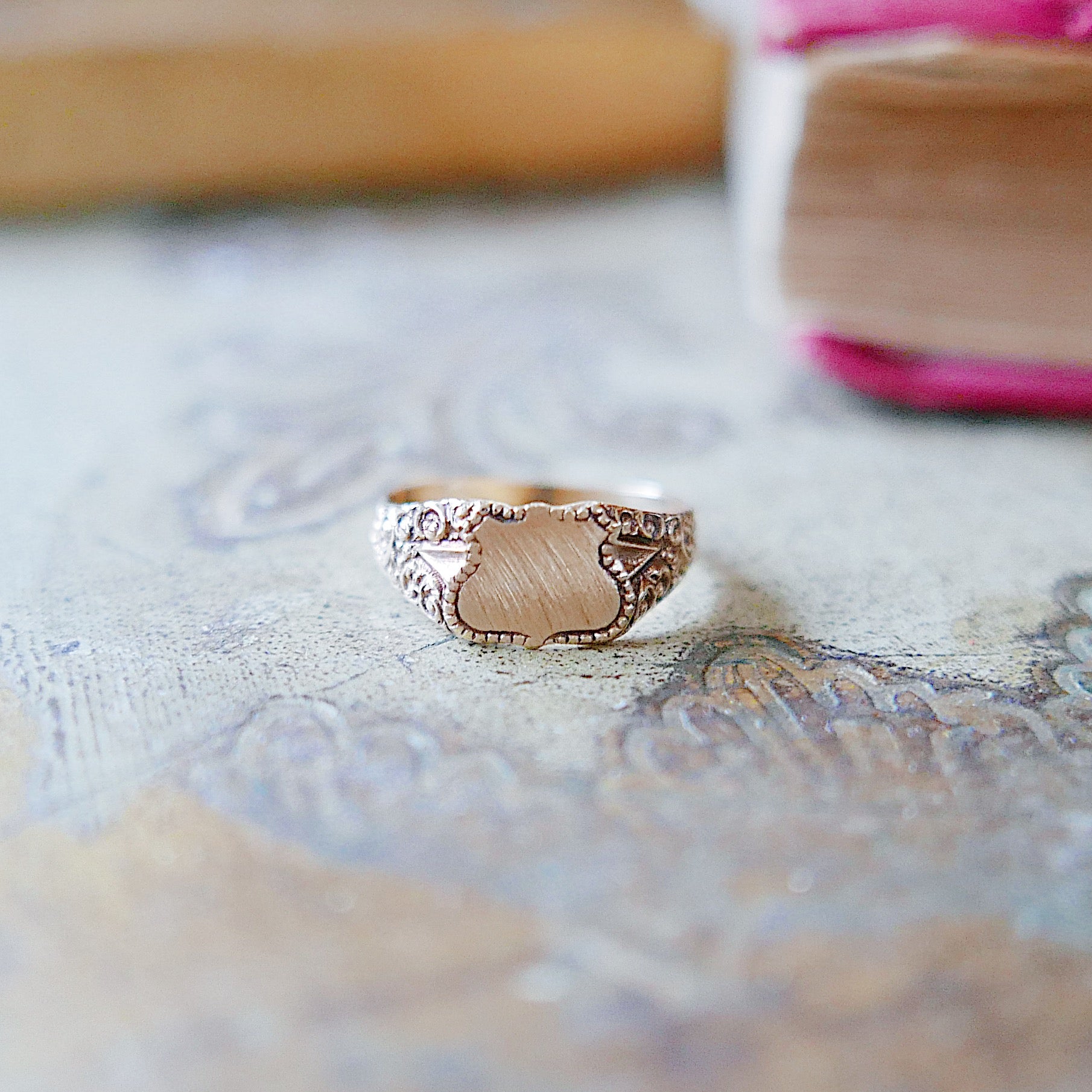 Vintage 14k Victorian Shield shaped signet Ring