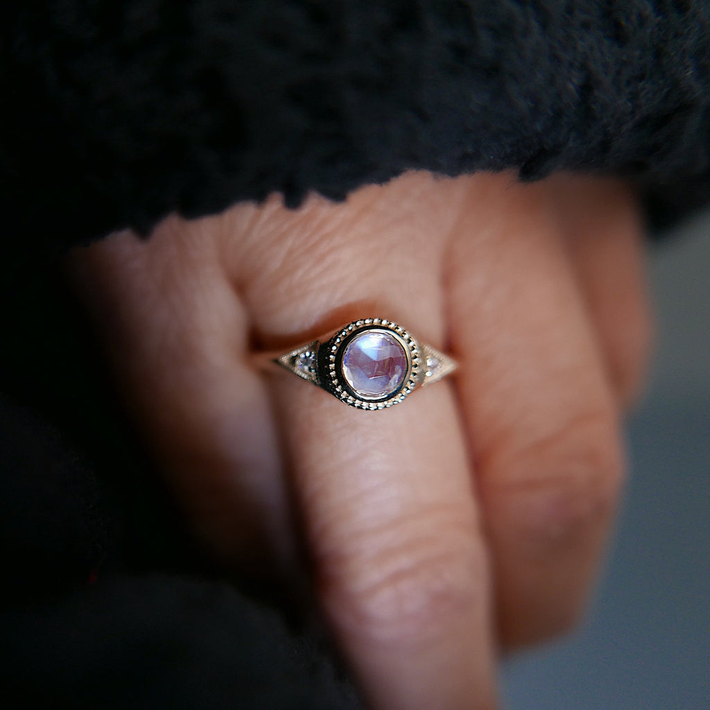 Rosecut Moonstone Signet