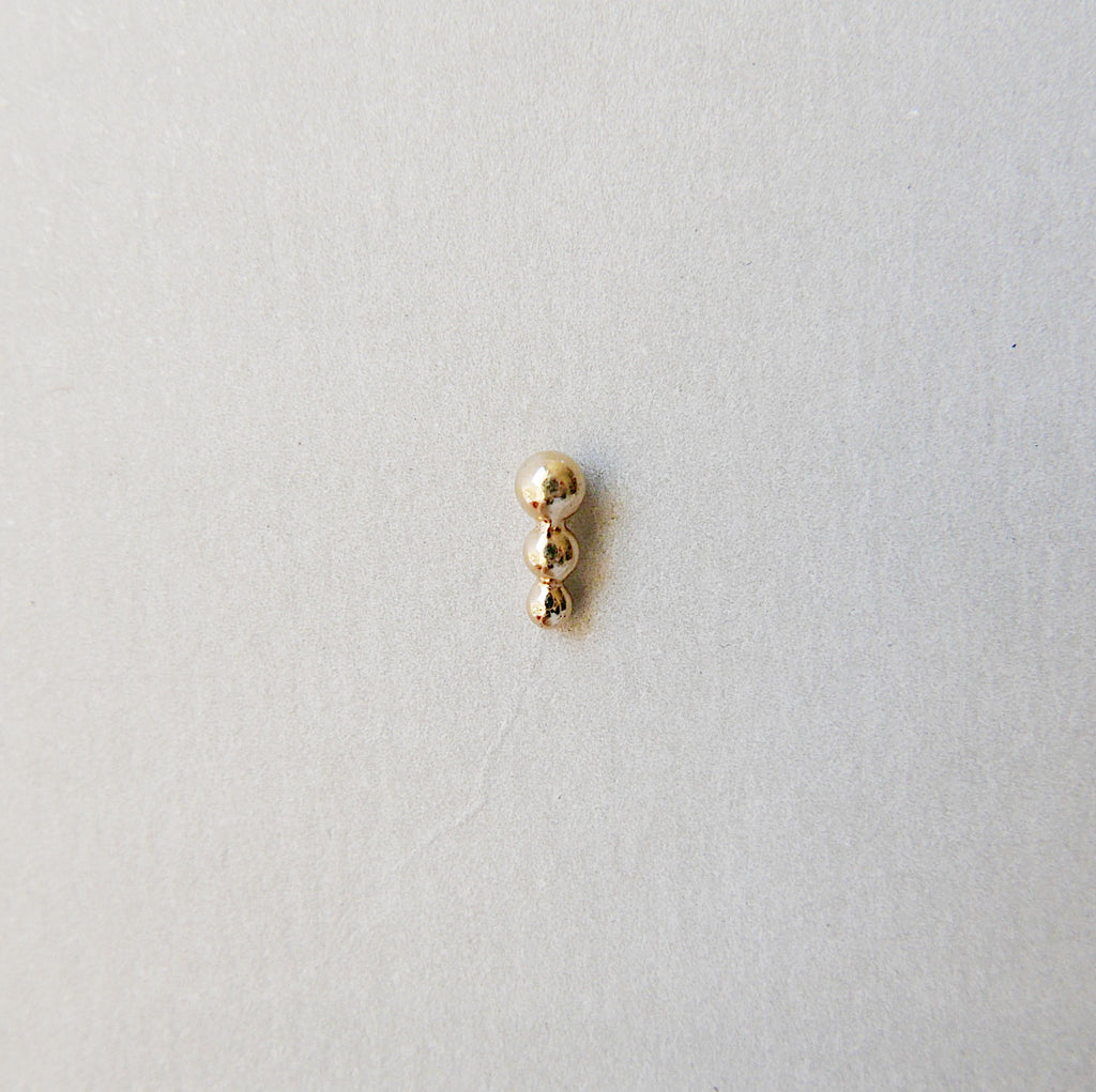 Ellipsis stud earring, ellipses, three dot earring, beaded bar earring, gold three circle earring, minimalist stud, everyday earring