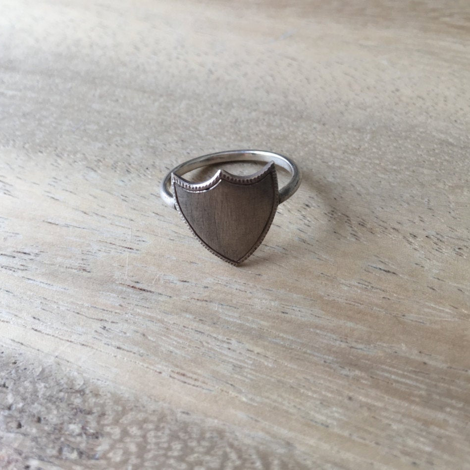 Sterling Silver Shield Ring, Silver Shield Ring, Monogramed ring, Shield ring, statement ring, Crest ring, personalized plate ring