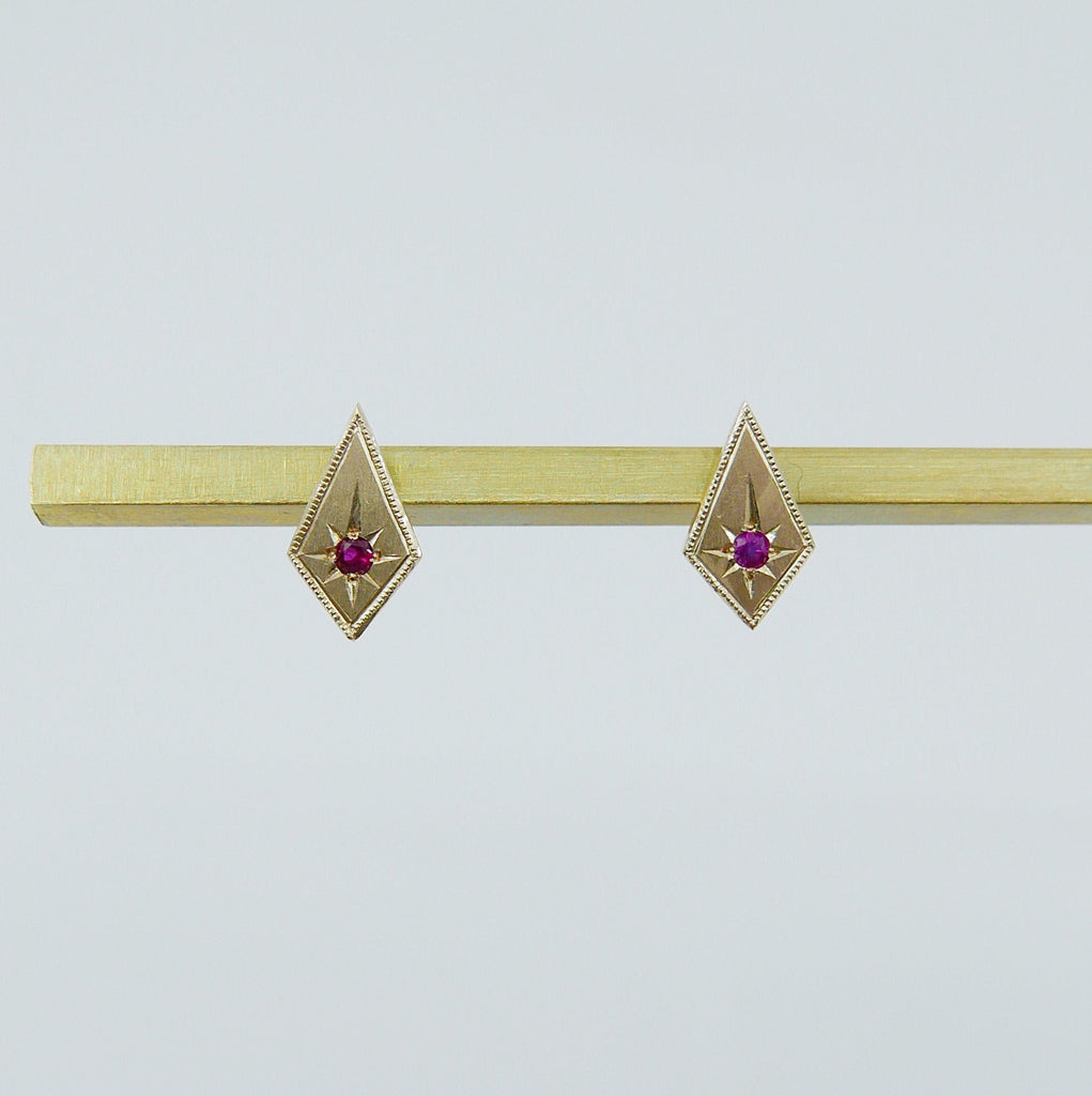 14k Diamond shape earrings, Modern kite earrings with Ruby, kite earrings, gold and ruby diamond earrings, ruby earrings, diamond shaped