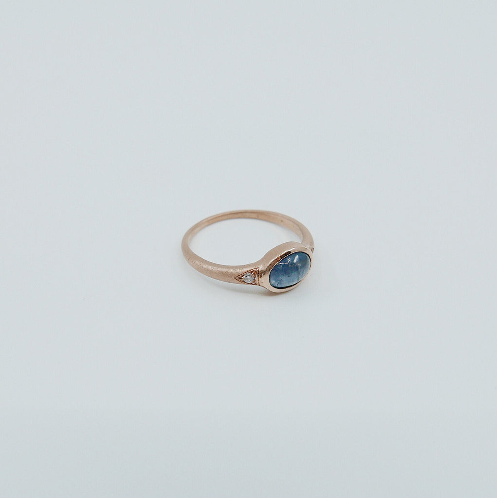 Sapphire signet ring, sapphire cabochon ring, oval sapphire and diamond ring, 14k gold bold sapphire ring, oval bezel sapphire band