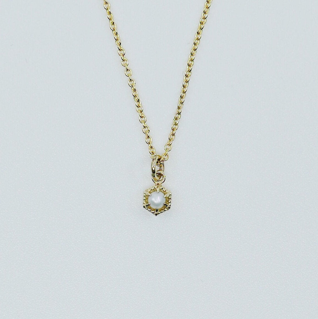 Frame Mini Pearl Necklace, small dainty pearl necklace, pearl solitaire necklace, small pearl necklace, pearl setting necklace