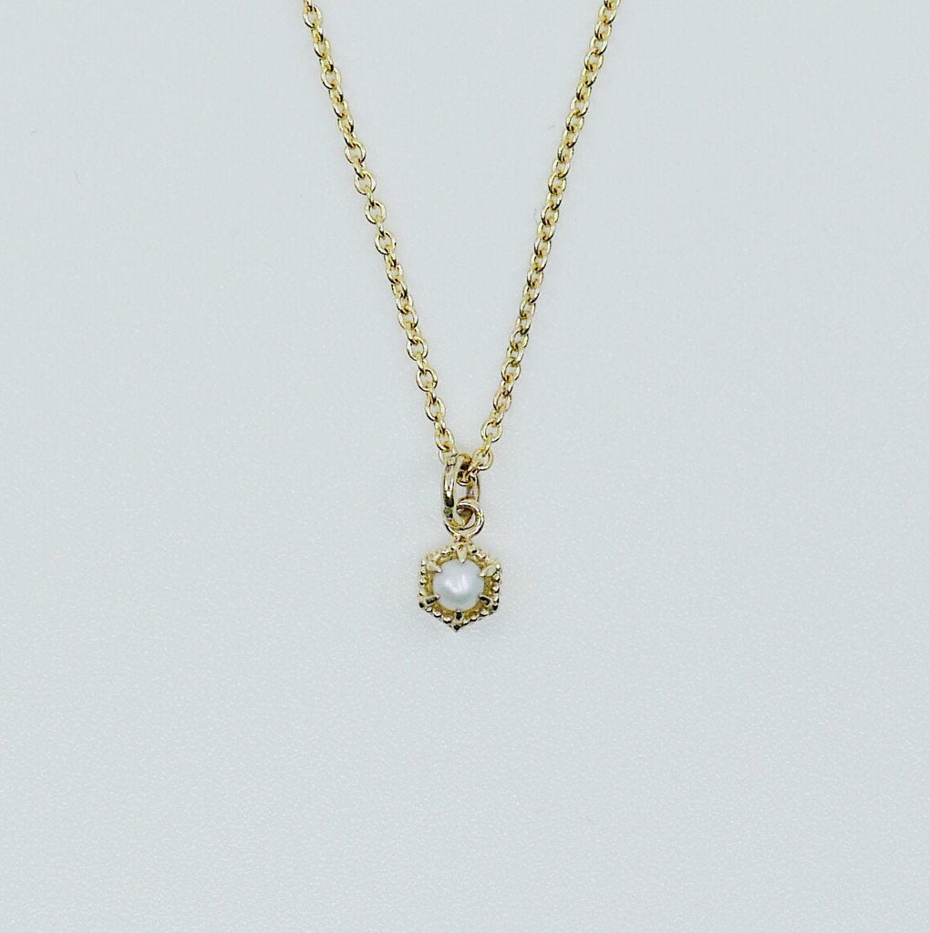 Frame Mini Pearl Necklace, small dainty pearl necklace, pearl solitaire necklace, small pearl necklace, pearl setting necklace