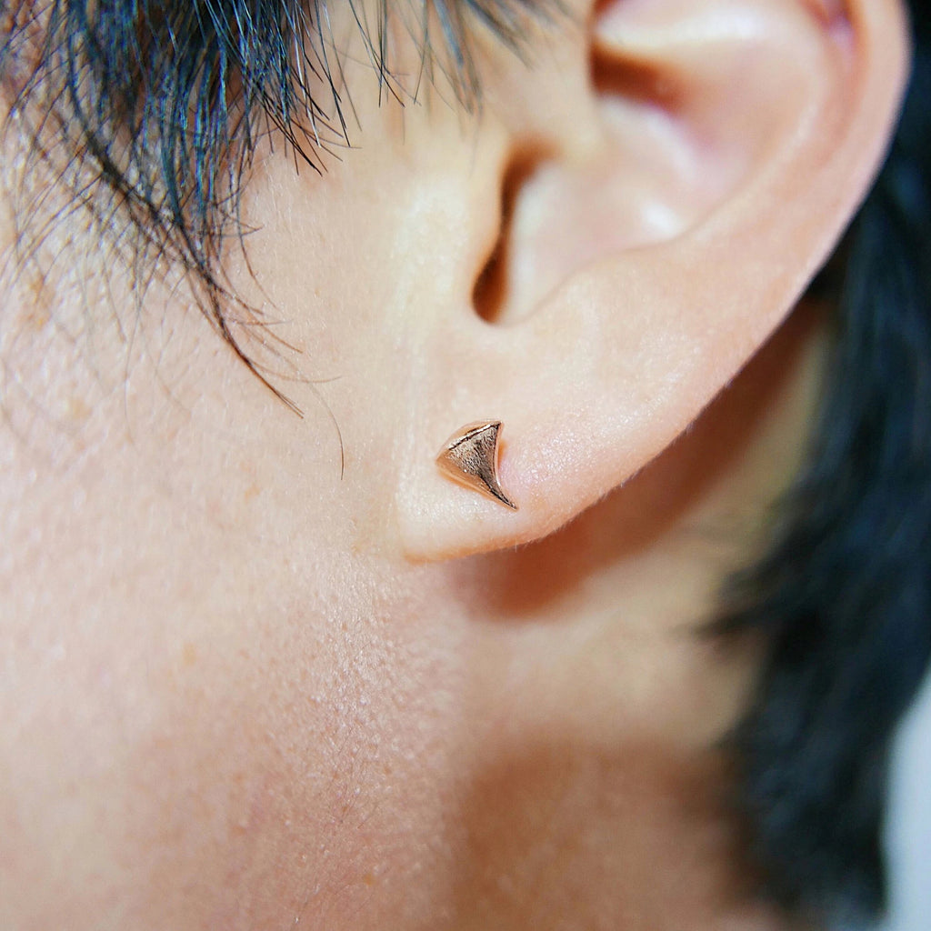 Rose Thorn Earring, thorn earrings, rose thorn studs, 14k rose gold earring, rose gold thorn earring