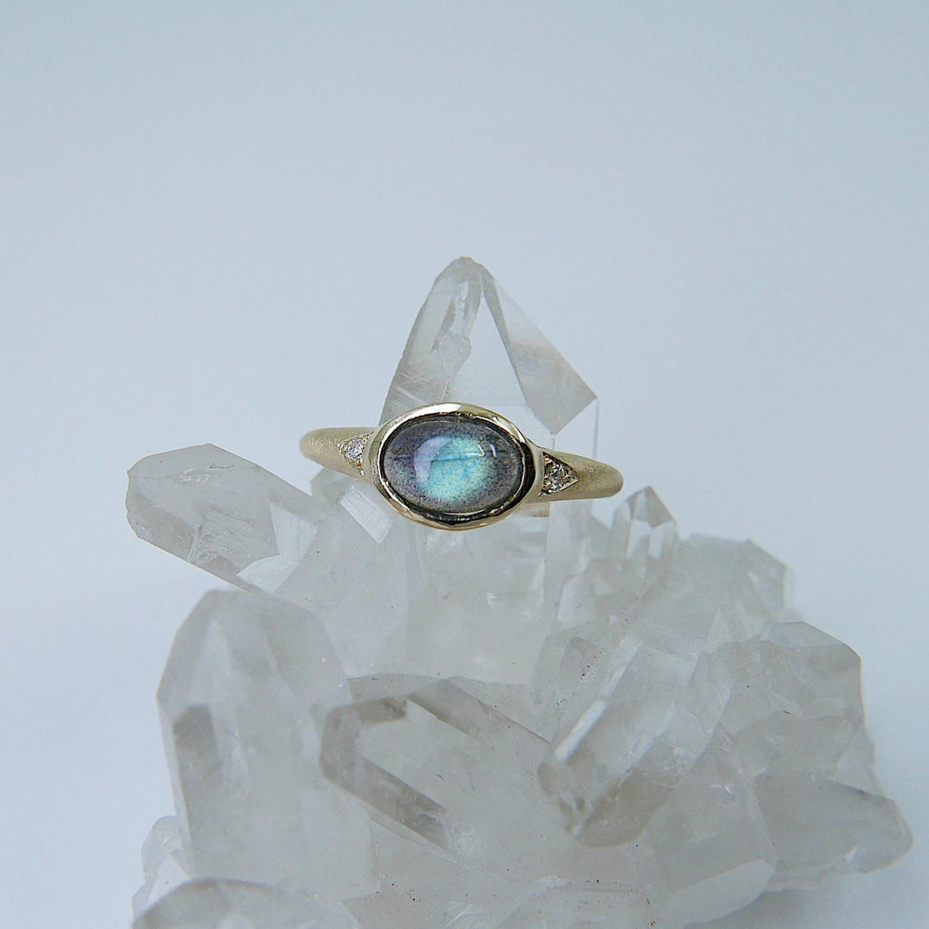 Labradorite Signet Ring, Labradorite cabochon ring, oval labradorite and diamond ring, 14k gold labradorite ring, bezel labradorite band