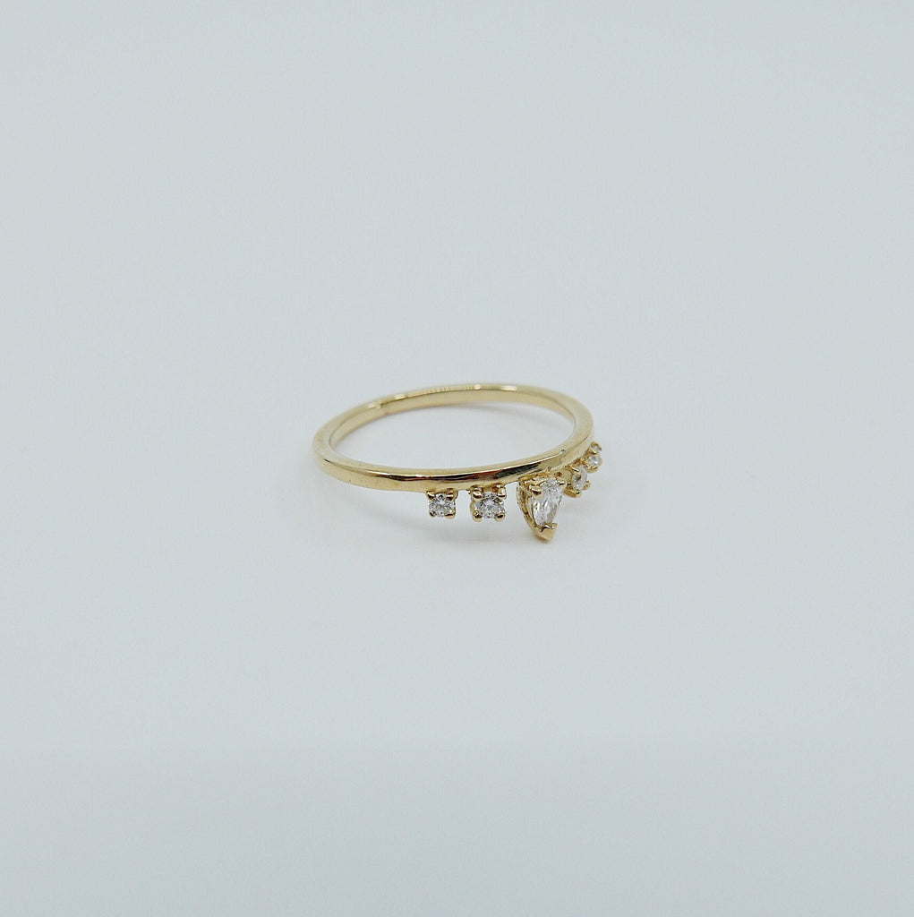 Reine Brilliant Cut Diamond Ring, Queen ring, Royal ring, stacking ring, crown ring, princess ring, tiara ring, engagement ring