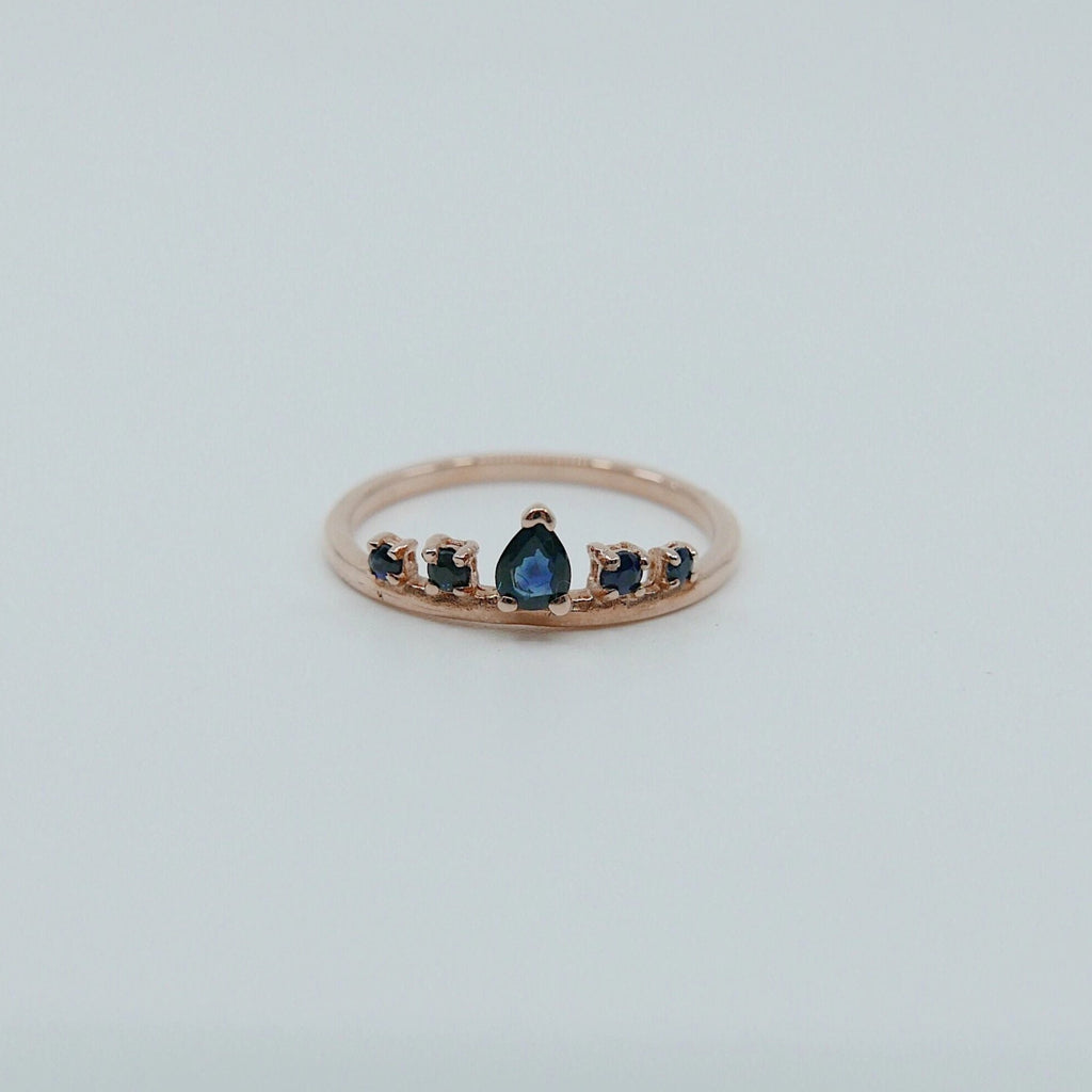 Reine Sapphire Ring, Queen ring, Royal ring, stacking ring, crown ring, princess ring, tiara ring, engagement ring, sapphire ring