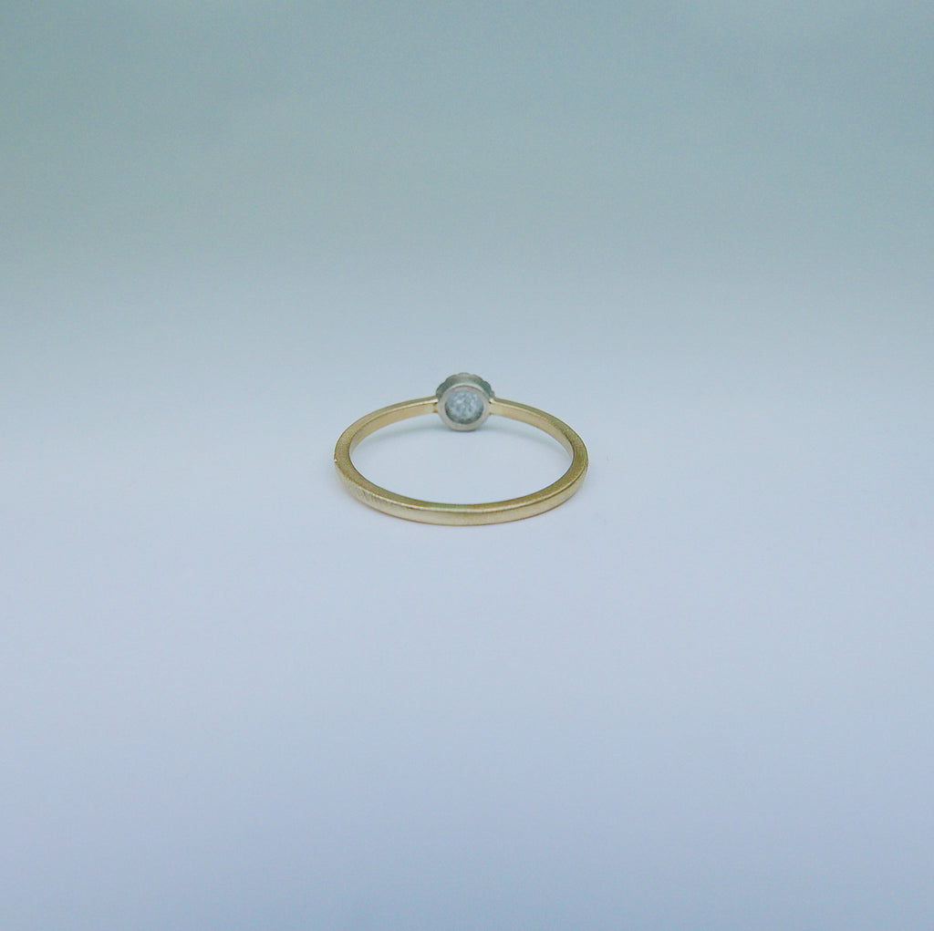 Twist Two Tone Grey Diamond Ring, gold bezel ring, bezel stone ring, 14k gold gray diamond ring, gold twist band, hand engraved