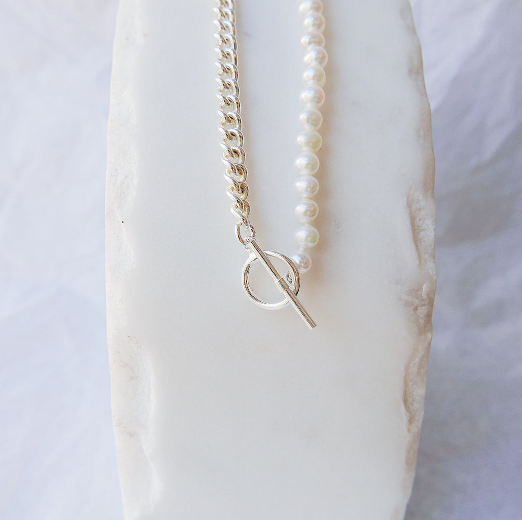toggle choker  silver pearl choker  silver choker  silver chain choker  silver  pearl choker  pearl chain choker  Necklaces  modern  minimalist  mgj  mason grace jewelry  mason grace  jewelry  fine jewelry  edgy pearl  edgy choker  Chokers  choker