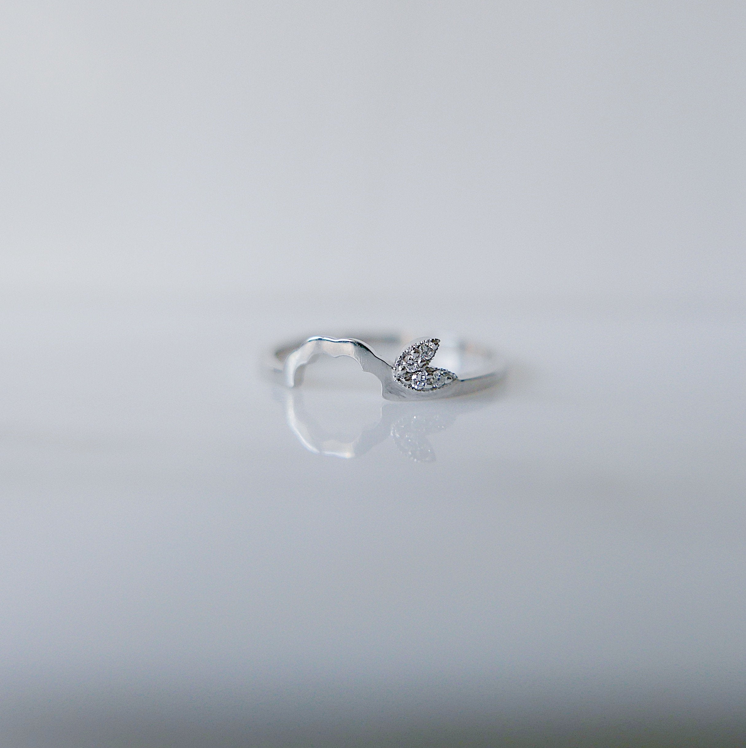 Folium Nesting Ring, gold arch ring, stacking ring, hand engraved wedding ring, nesting band, nesting ring, wedding band