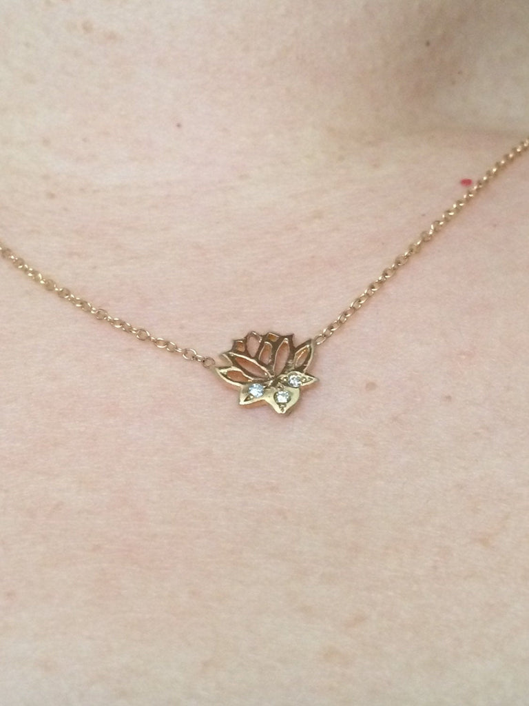 14k gold diamond lotus necklace, diamond lotus necklace, lotus necklace, gold lotus necklace, gold lotus, flower necklace, diamond flower