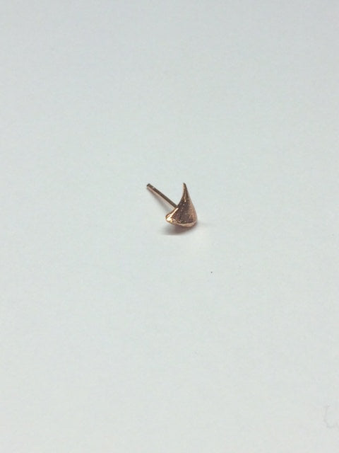 Rose Thorn Earring, thorn earrings, rose thorn studs, 14k rose gold earring, rose gold thorn earring