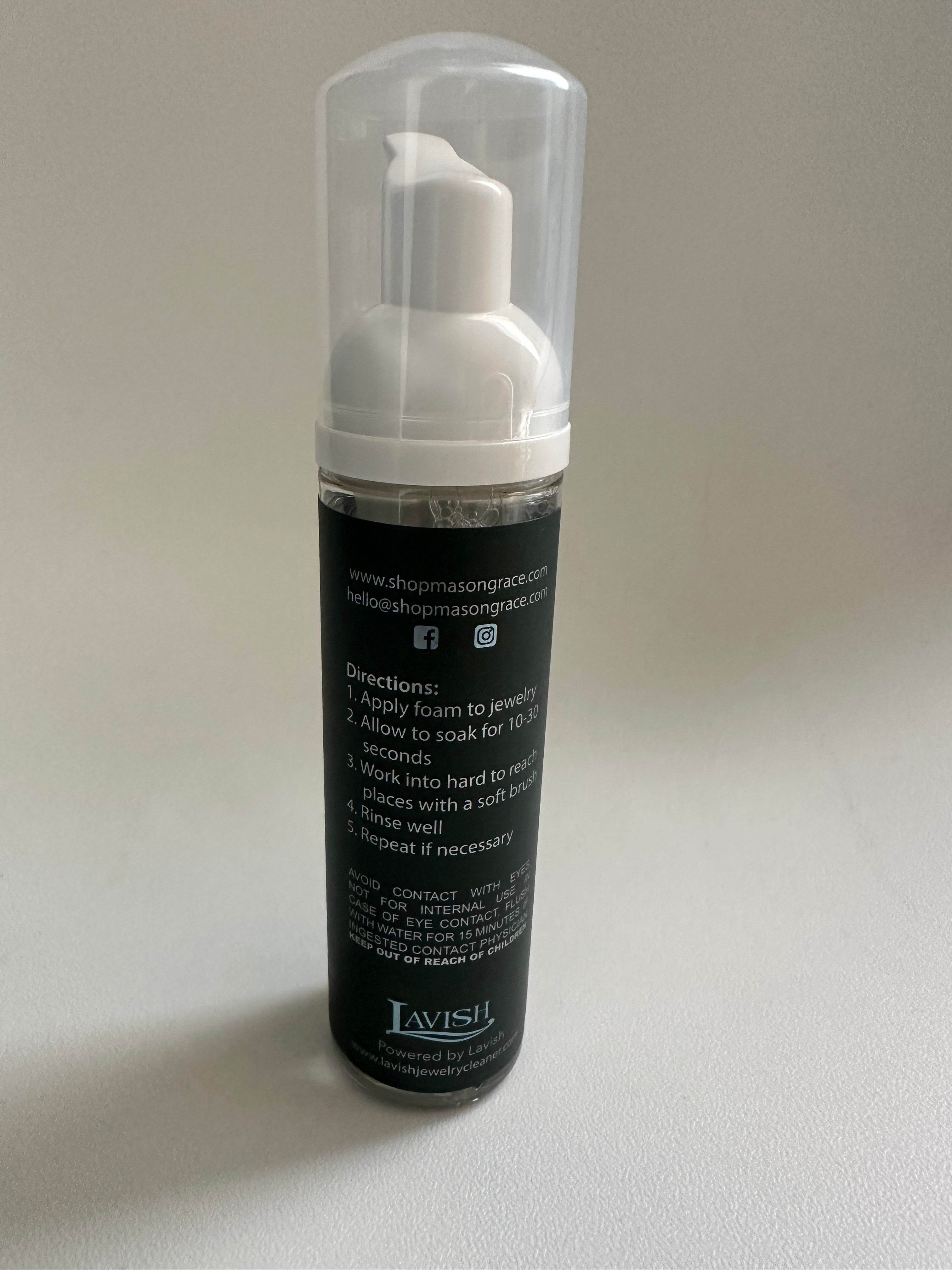 Liquid foaming jewelry cleaning solution