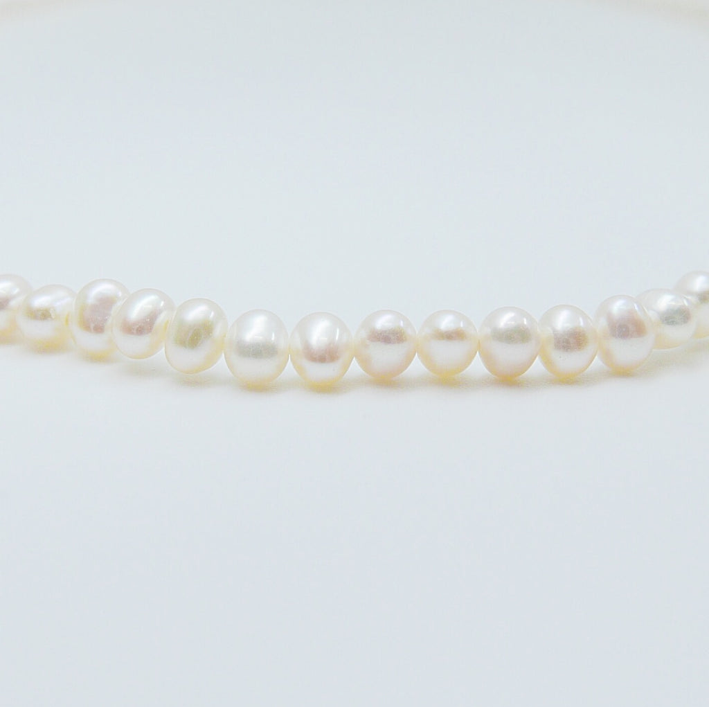 Emma pearl choker, small pearl choker, short pearl necklace, pearl choker with silver clasp, dainty choker