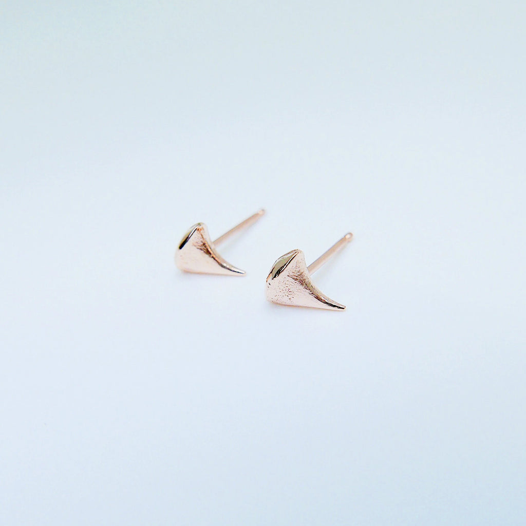 Rose Thorn Earring, thorn earrings, rose thorn studs, 14k rose gold earring, rose gold thorn earring